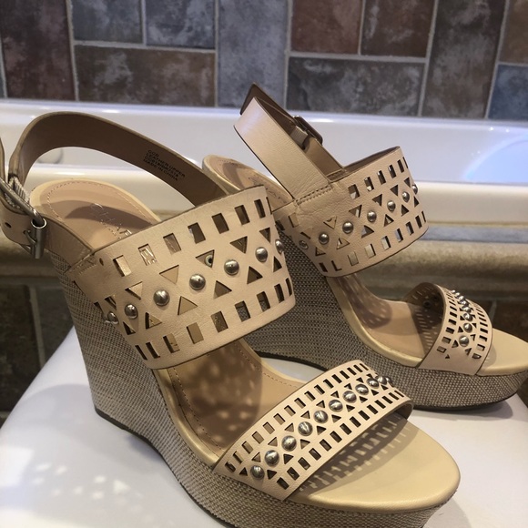 Charles David bone wedges - Picture 2 of 5